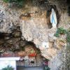 In Nevers an der Grotte